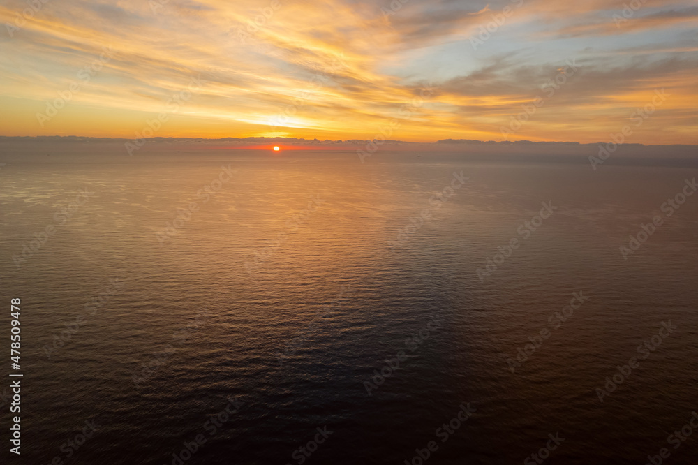 Obraz premium Picturesque nature background bright sunrise over the Sea. Spain