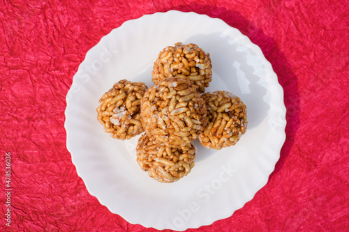 Canvas Print Murmura ladoo laddu puffed rice ball Indian festival food sweet snack for Lohri Makar sankranti Pongal Diwali