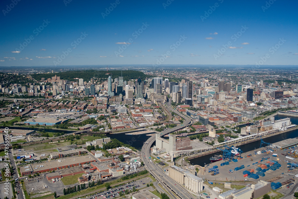 Obraz premium Downtown Montreal in Summer Quebec Canada