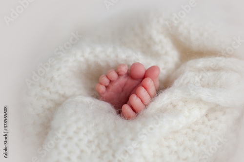 Close up little baby toes feet fingers 