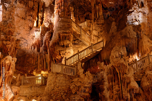 Papier peint The Grotte des Demoiselles cave