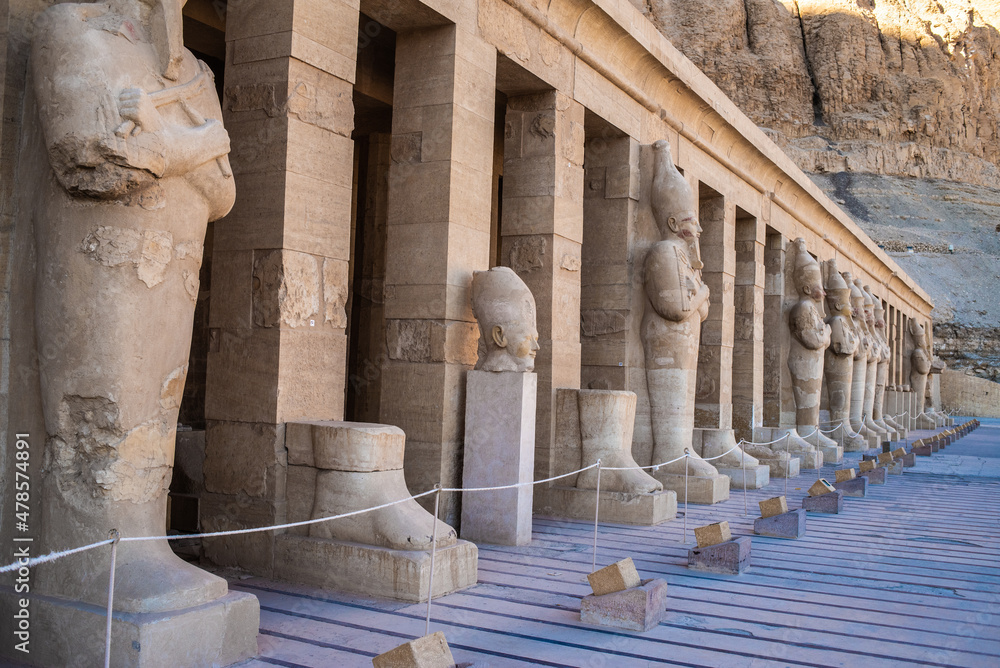 Fototapeta premium Old ancient egyptian buildings in Luxor