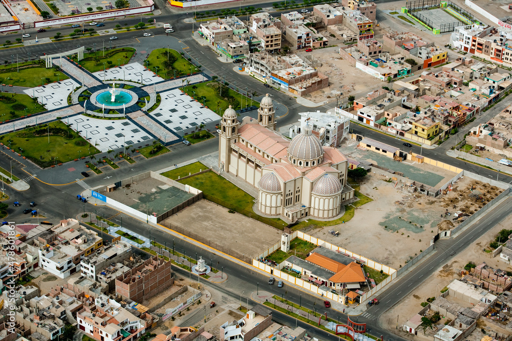 La Catedral Nuestra Señora del Carmen y San Pedro Apóstol Chimbote