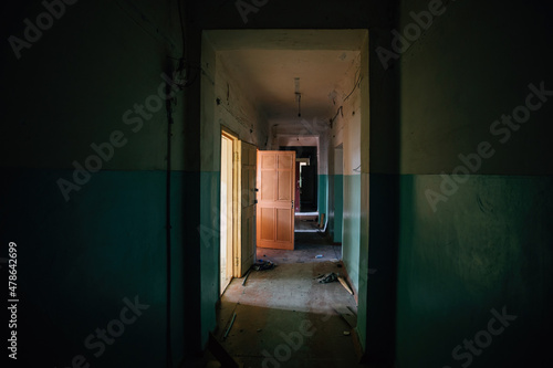 Fényképezés Dark dirty corridor of old abandoned building