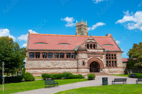 Thomas Crane Public Library is a city library at 40 Washington Street in historic city center of Quincy, Massachusetts MA, USA. The building was built in 1881 with Richardsonian Romanesque style. 