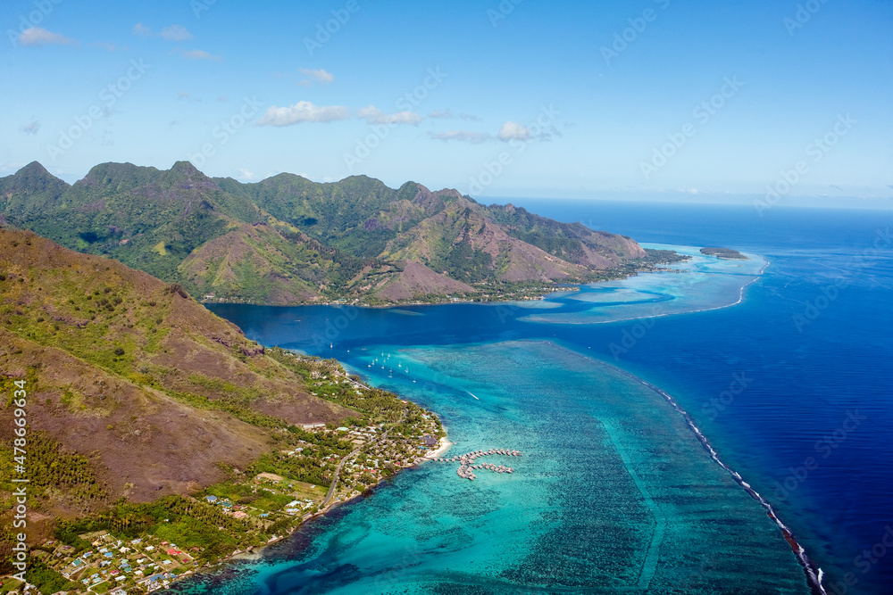 Fototapeta premium Hilton Moorea Lagoon Seaside Resort on Moorea Island French Polynesia