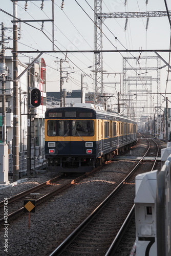 電車が駅から出発した © Tsubasa Mfg