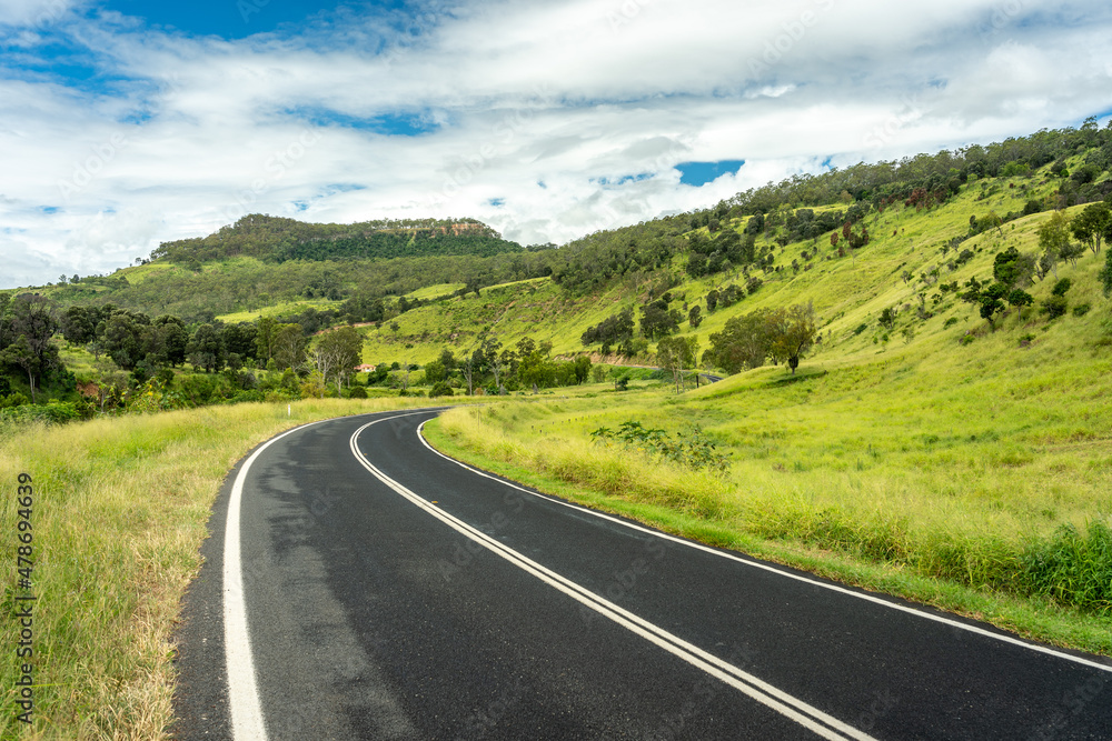 Picturesque road along the Gatton Clifton Rd, Queensland, Australia