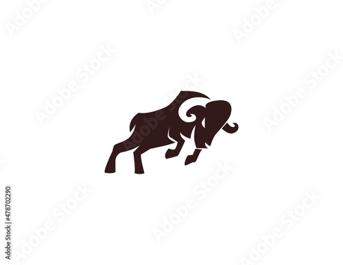 bull logo vector  © yasindu