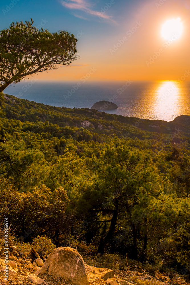 Griechenland, Rhodos, Monolithos, Sonne über dem Mittelmeer
