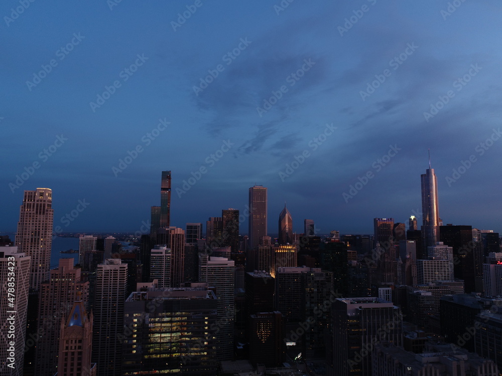 Obraz premium Aerial Photo of Chicago at Dusk