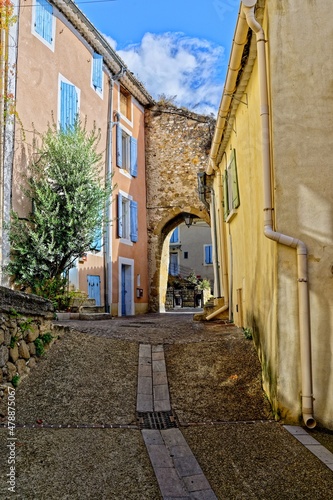 Fototapeta Naklejka Na Ścianę i Meble -  Ruelle de Beaumes-de-Venise, Provence-Alpes-Côte d'Azur, France
