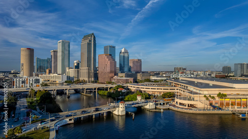 Tela Aerial View Of The City Of Tampa, Florida
