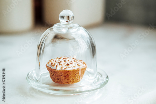 small meringue tartlette photo