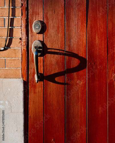 Door handle shadow