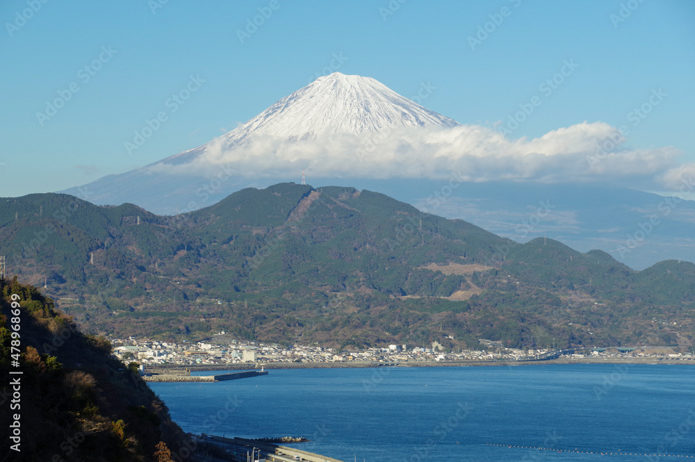 さった峠から見る富士山と駿河湾