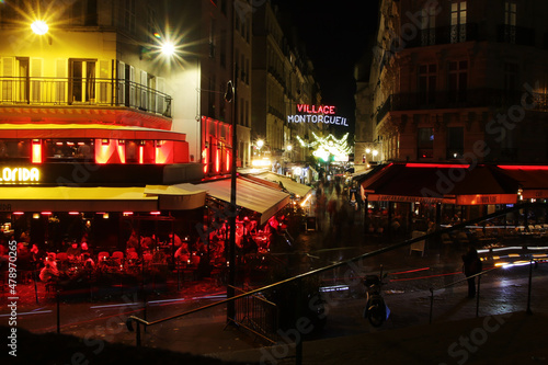 Canvas Print Street Montorgueil in Paris at night time