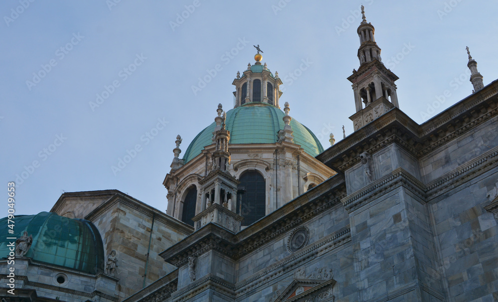 Il Duomo di Como in Lombardia, Italia.