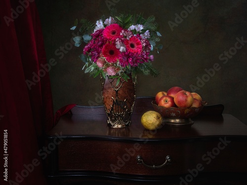 Quadro su tela Still life with luxurious bouquet of flowers and fruits