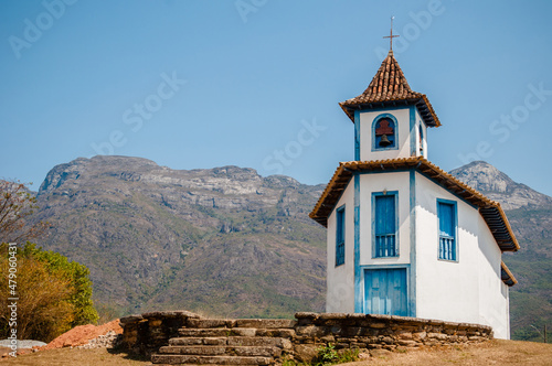 O alto da montanha da Serra do Caraça com a bela igreja da era colonial. photo