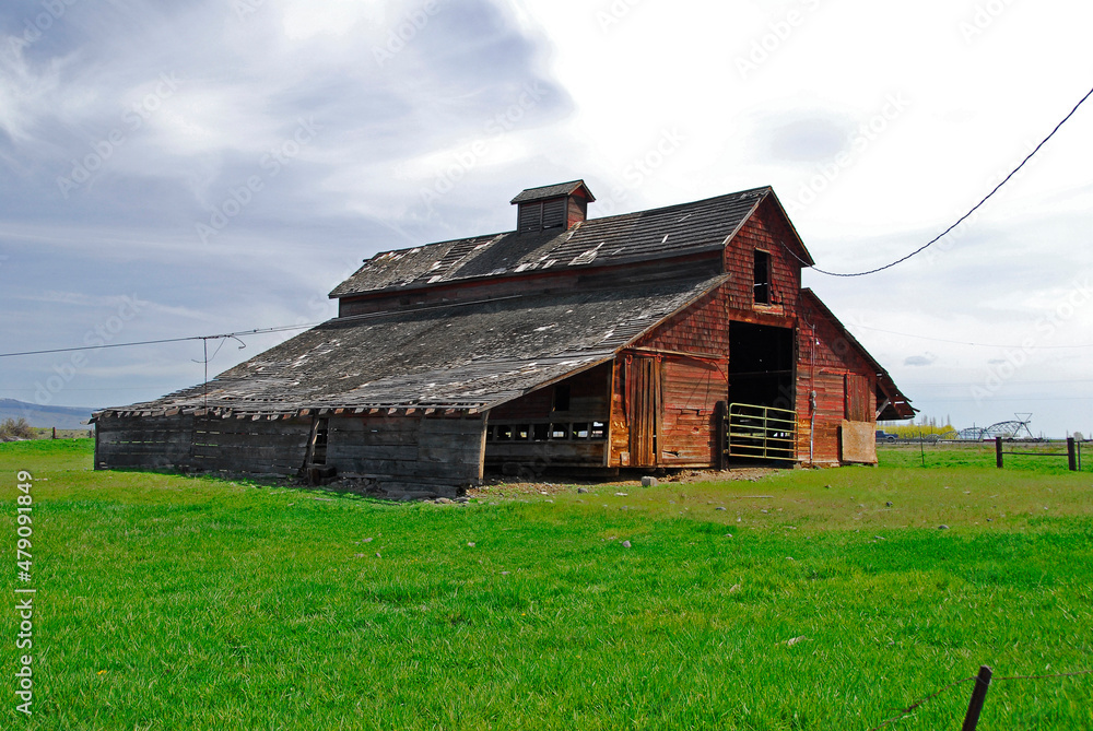 Obraz premium Barn in disrepair