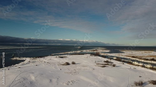 flying over the snow at garry point park, Canadá