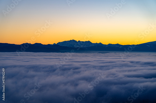 Sonnenaufgang   ber dem Nebelmeer