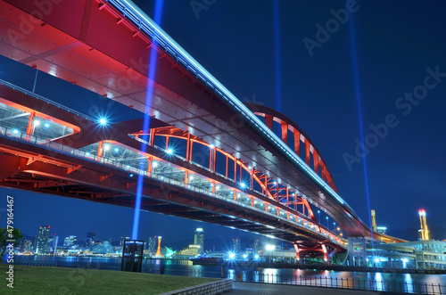 ブルーアワーの夕景と神戸大橋の特別ライトアップ