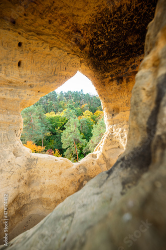 Höhle aus Sandstein mit Säulen in den Klusfelsen im Harz Gebirge in Deutschland  photo