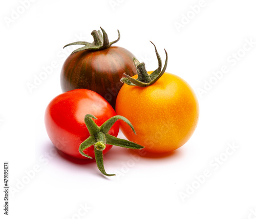Bunte Cocktail-Tomaten isoliert auf weissem Hintergtund