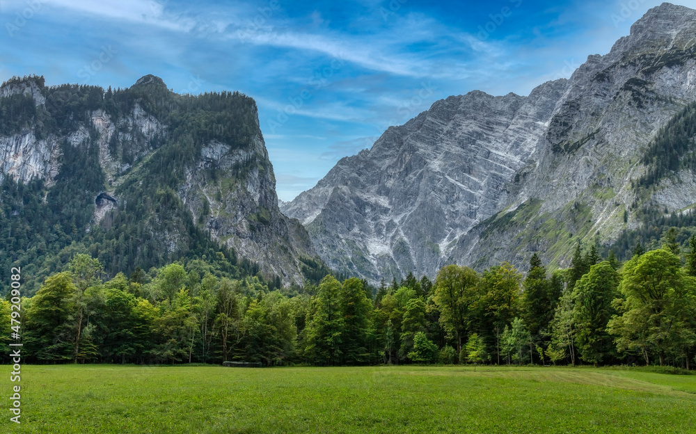 Blick von St. Bartholomä am Königssee über Wiesen und Wälder Richtung Watzmann Blick von St. Bartholomä am Königssee über Wiesen und Wälder Richtung Watzmann
