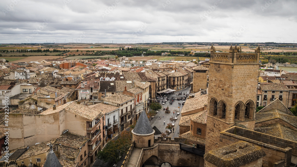 Olite and its castle were the residences of the kings and queens of the kingdom of Navarre until its union with Castile in the 16th century.