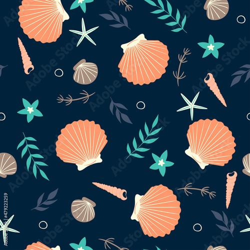 Seamless pattern with seashells, algae and starfish. Vector graphics.
