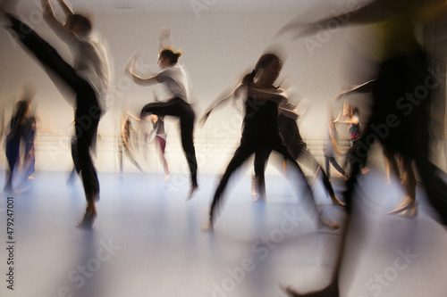 Fototapeta Naklejka Na Ścianę i Meble -  Contemporary dance 