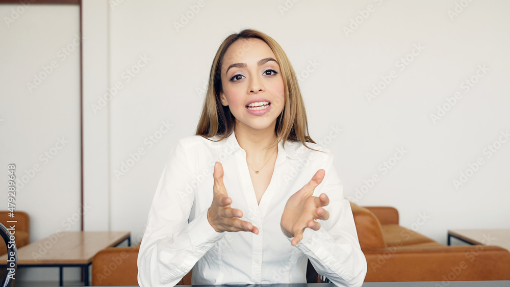 Talking latina woman. Job interview. Video distribution. Talking latina woman. Job interview. Video distribution.