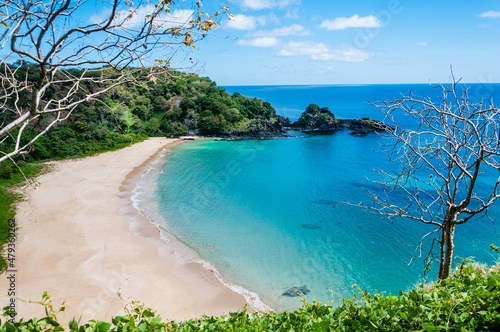 A maravilhosa praia do Sancho no Arquipélago de Fernando de Noronha, eleita entre as duas praias mais bonitas do mundo por várias vezes. 