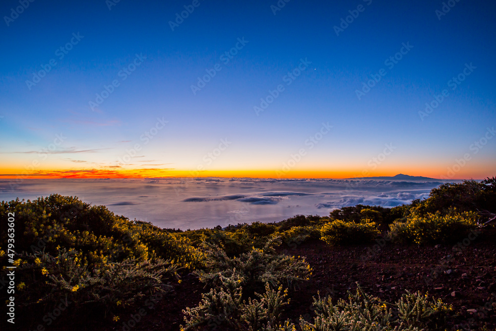 Obraz premium Spring sunrise, sea and Teide view in La Palma Island, Canary Islands, Spain