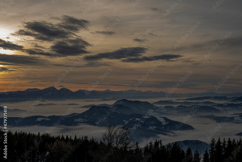 Abendstimmung über den Wolken, Kärnten, Österreich
