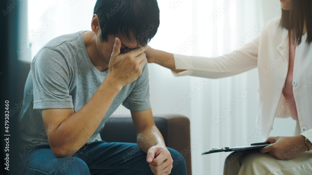 Obraz premium stressed man consultation a psychologist about mental health problem