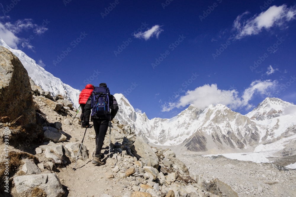 montañeros en el glaciar de Khumbu.Sagarmatha National Park, Khumbu Himal, Nepal, Asia.