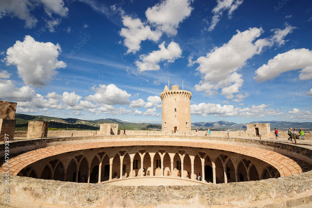 Castillo de Bellver, patio circular  -siglo.XIV-, Palma de mallorca. Mallorca. Islas Baleares. España.