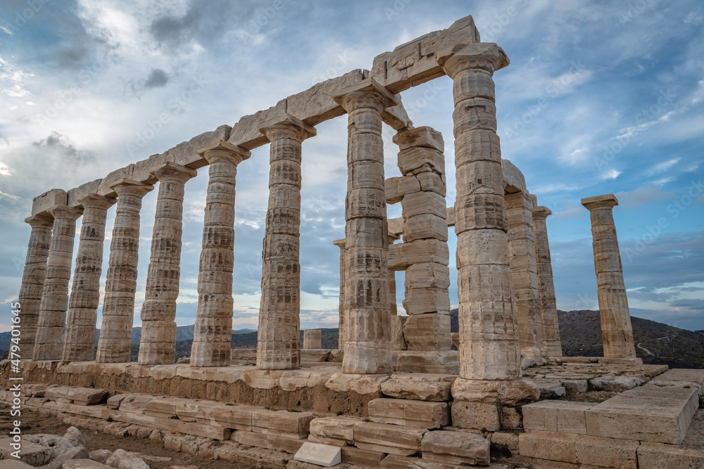Fototapeta premium Ancient temple on Cape Sounion
