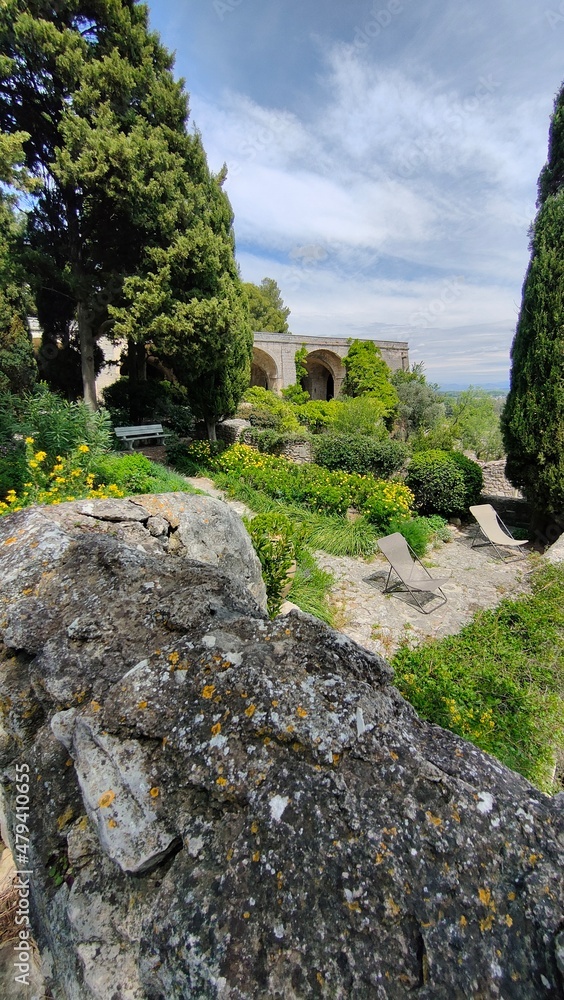 Fototapeta premium JARDINS DE L'ABBAYE VILLENEUVE LES AVIGNON (Gard)