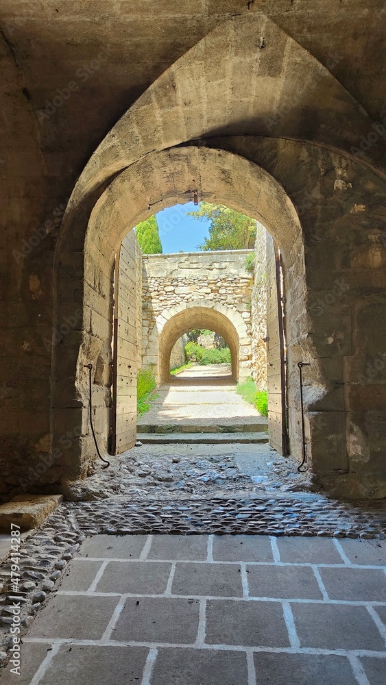 Fototapeta premium JARDINS DE L'ABBAYE VILLENEUVE LES AVIGNON (Gard)