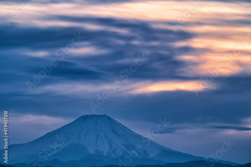 富士山と夕暮れの空