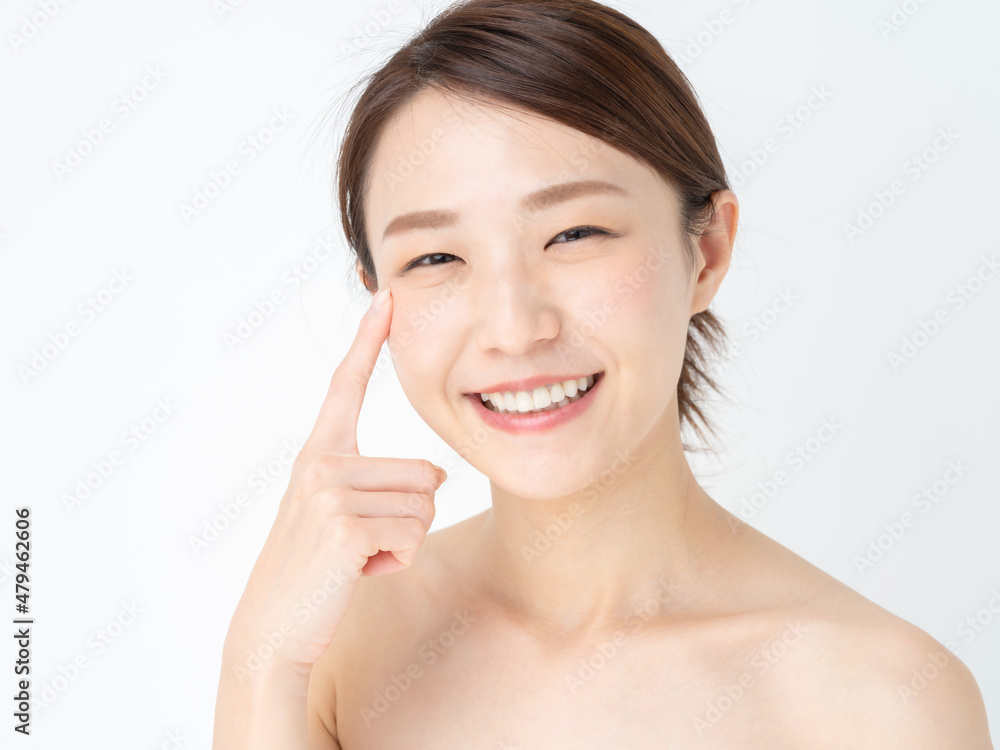 女性・目・目元