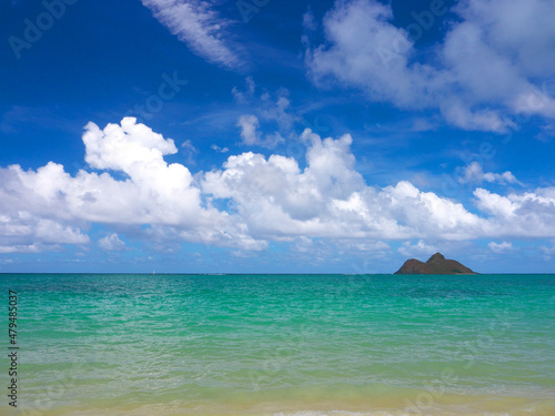 ハワイ、オアフ島、ラニカイビーチとモクルア © yummy_you2
