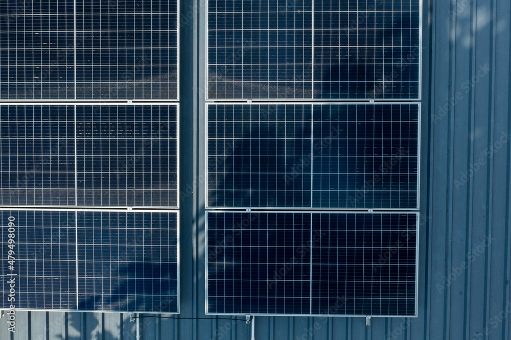 Solar cells on the roof, save the power Solar cells on the roof, save the power