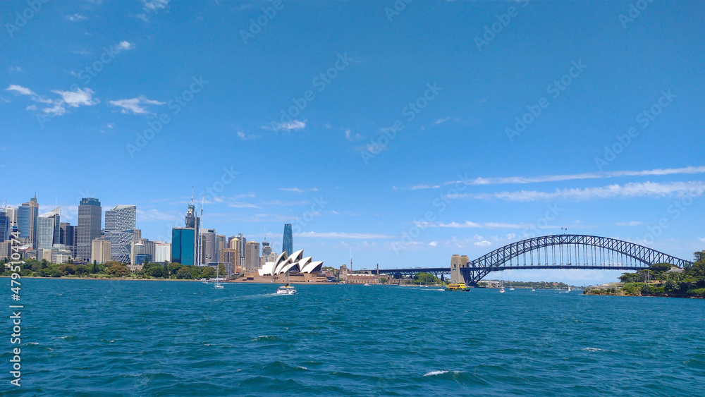 Naklejka premium View of Sydney Harbour Bridge and Sydney City on a sunny day