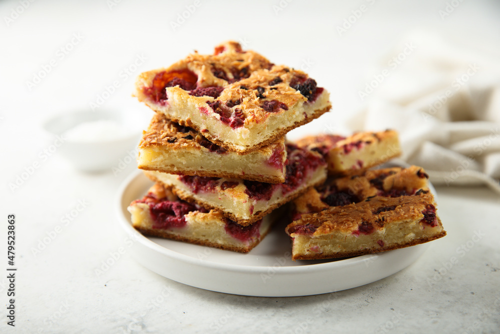 Homemade vanilla cake with berries